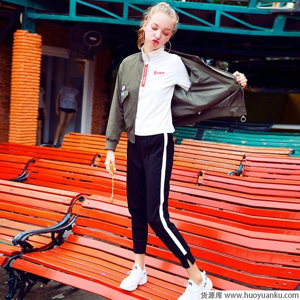 无论走什么风格,都需要万能的黑裤子-第19张图片-货源库 无论走什么风格,都需要万能的黑裤子-第19张图片-货源库