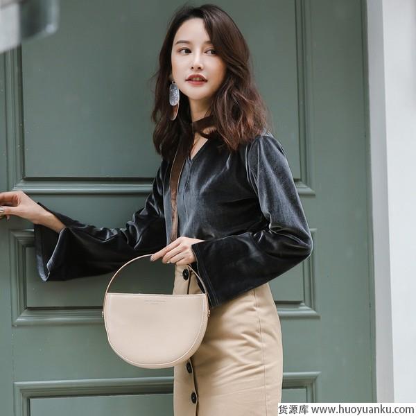 平易近人和富丽堂皇之间还差一道丝绒-第8张图片-货源库