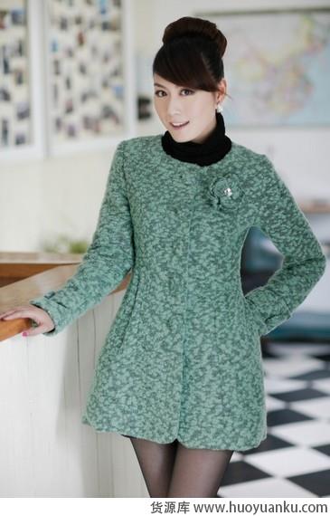 无领大衣领航秋冬时尚-第13张图片-货源库