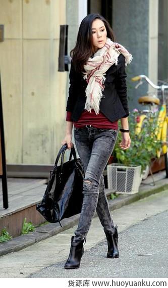 高跟鞋+窄腿裤打造修长美腿-第5张图片-货源库