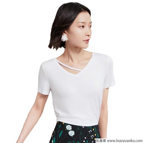 抢占C位，心机衣领T恤毫不费力赢很大-第2张图片-货源库