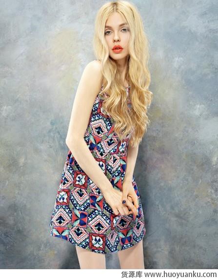 几何印花不难穿成熟大牌随心享-第2张图片-货源库 几何印花不难穿成熟大牌随心享-第2张图片-货源库