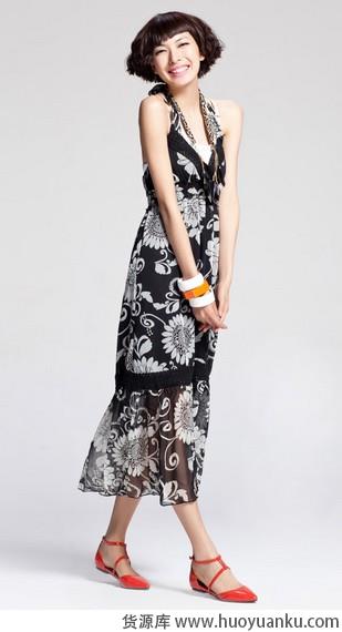 长裙要搭配什么样的鞋子-第3张图片-货源库