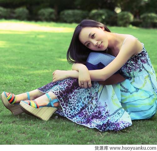 坡跟凉鞋美丽不累脚-第5张图片-货源库