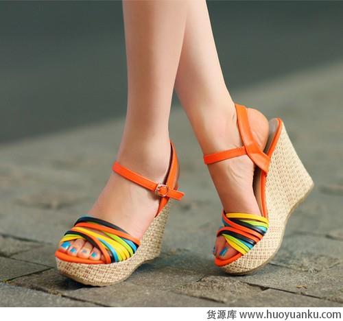 坡跟凉鞋美丽不累脚-第6张图片-货源库