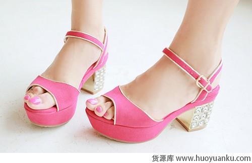 凉鞋鞋界中的比基尼-第2张图片-货源库 凉鞋鞋界中的比基尼-第2张图片-货源库