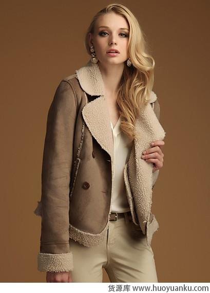 皮草丝绒刮起今冬复古风-第1张图片-货源库
