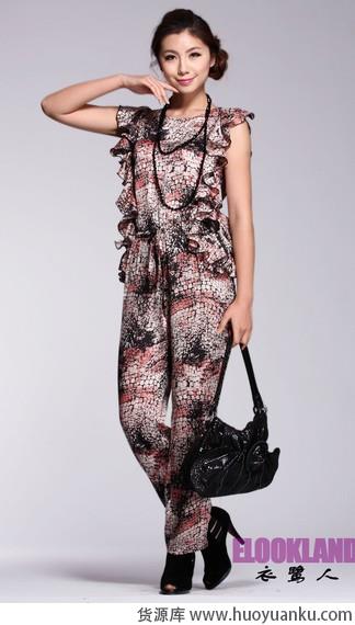 连体裤女生的坚强独立-第3张图片-货源库