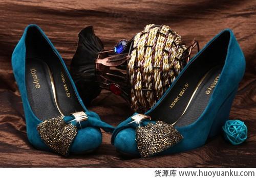 爱上坡跟的忠诚-第4张图片-货源库