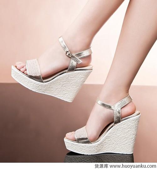 爱上坡跟的忠诚-第5张图片-货源库