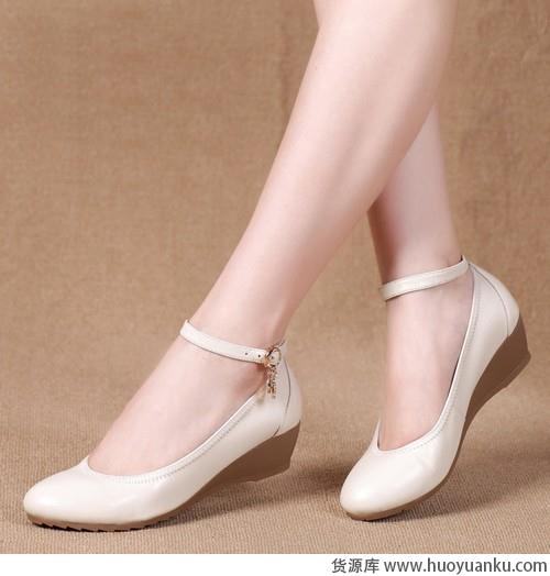 爱上坡跟的忠诚-第9张图片-货源库