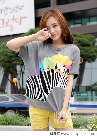 潮T这样穿出高街范-第1张图片-货源库 潮T这样穿出高街范-第1张图片-货源库