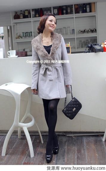 型格大衣今冬俏走简洁奢华风-第7张图片-货源库 型格大衣今冬俏走简洁奢华风-第7张图片-货源库