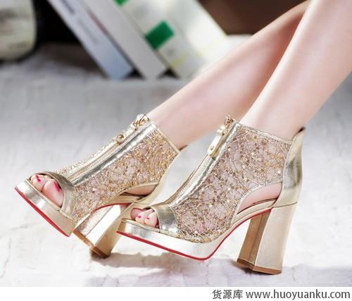 多雨的季节不要穿袜子-第15张图片-货源库