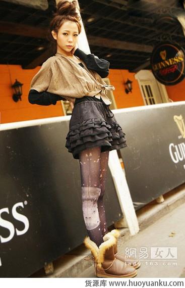 另类打底裤的个性穿搭-第1张图片-货源库