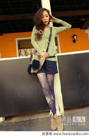 另类打底裤的个性穿搭-第3张图片-货源库