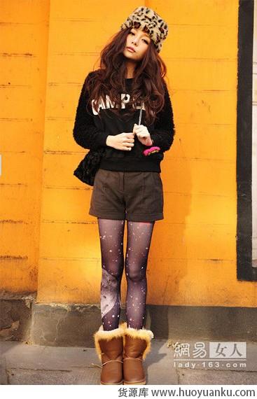 另类打底裤的个性穿搭-第5张图片-货源库