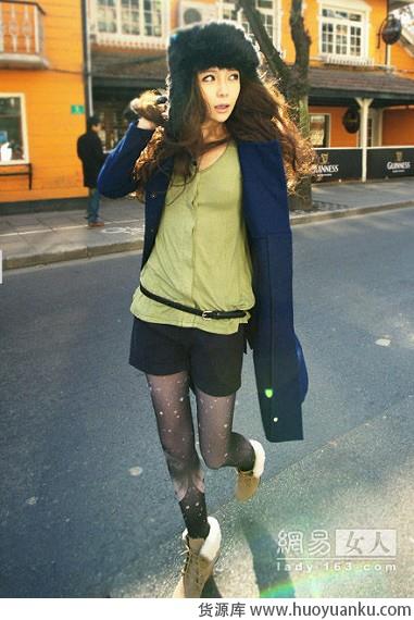 另类打底裤的个性穿搭-第10张图片-货源库