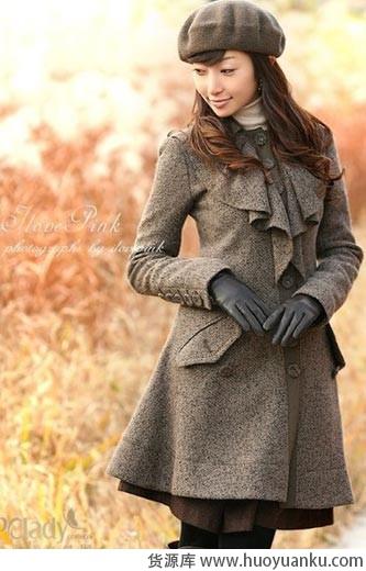 今年流行的亮色系大衣 今年流行的亮色系大衣-第1张图片-货源库