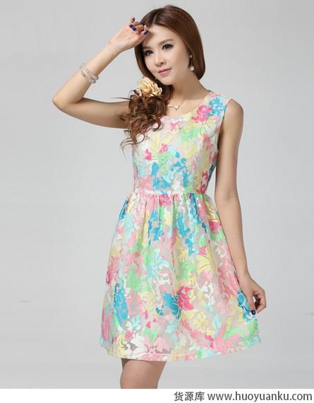 穿不尽的碎花风情-第5张图片-货源库 穿不尽的碎花风情-第5张图片-货源库