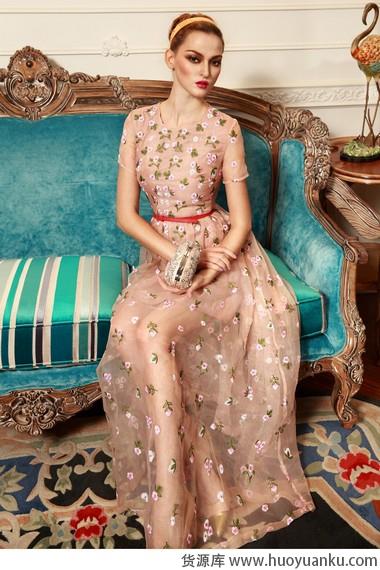 穿不尽的碎花风情-第9张图片-货源库 穿不尽的碎花风情-第9张图片-货源库