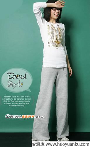 八款简约自然的时尚春装-第8张图片-货源库