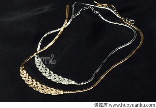 牛仔搭配，早春混搭别出心裁-第3张图片-货源库