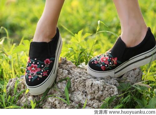 牛仔搭配，早春混搭别出心裁-第9张图片-货源库