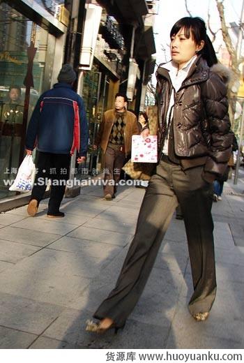 上海MM街头装扮实拍-第8张图片-货源库