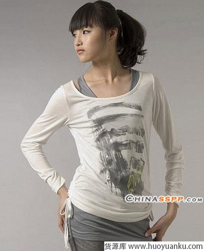 动感十足的长款T恤-第2张图片-货源库