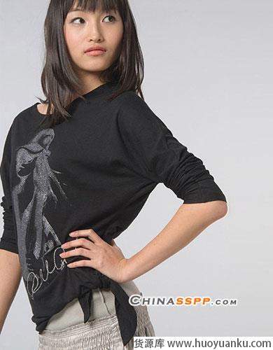 动感十足的长款T恤-第13张图片-货源库