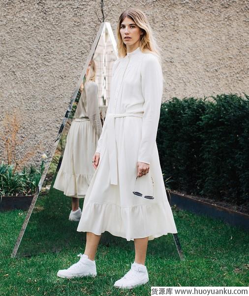 时髦又百变,衬衫裙凹造型从不敷衍-第1张图片-货源库 时髦又百变,衬衫裙凹造型从不敷衍-第1张图片-货源库