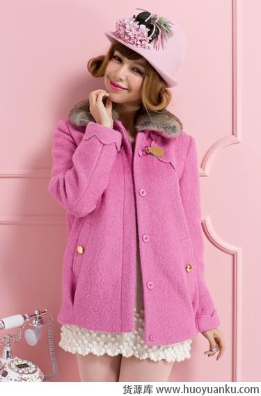 多变造型毛呢外套搭配出彩-第7张图片-货源库