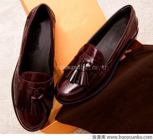 真皮秋鞋上镜款,品位时尚大比拼-第14张图片-货源库 真皮秋鞋上镜款,品位时尚大比拼-第14张图片-货源库