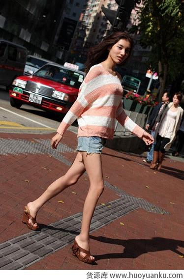 轻柔质感街头高挑装扮-第2张图片-货源库 轻柔质感街头高挑装扮-第2张图片-货源库
