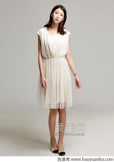 雅致纯白连衣裙-第3张图片-货源库