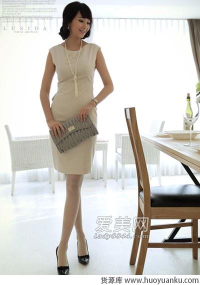 雅致纯白连衣裙-第4张图片-货源库