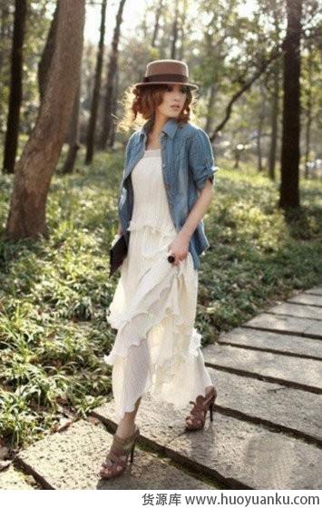 柔美裙装凸显女人香