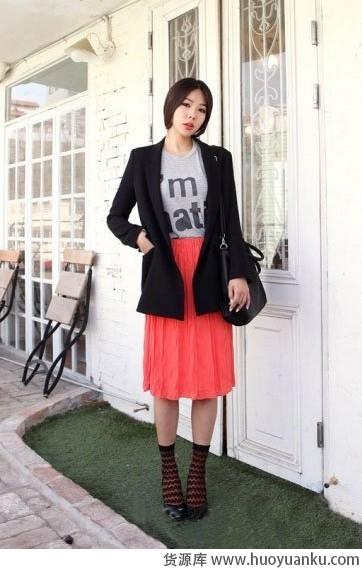 色彩缤纷早春裙装-第2张图片-货源库