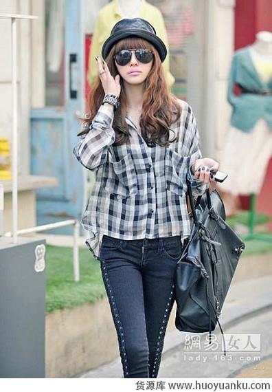 韩妞示范衬衫百变搭-第2张图片-货源库 韩妞示范衬衫百变搭-第2张图片-货源库