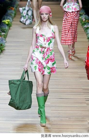 T台告诉你今季最新流行元素-第1张图片-货源库 T台告诉你今季最新流行元素-第1张图片-货源库