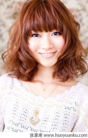 凌乱感微卷发型-第2张图片-货源库