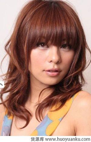 凌乱感微卷发型-第3张图片-货源库