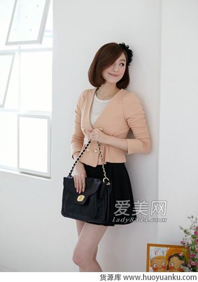 优雅短裙搭出不一样的潮味-第4张图片-货源库