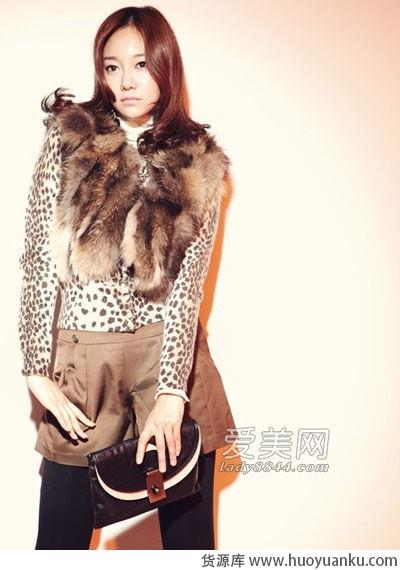 皮草马甲点亮时尚奢华风-第8张图片-货源库 皮草马甲点亮时尚奢华风-第8张图片-货源库