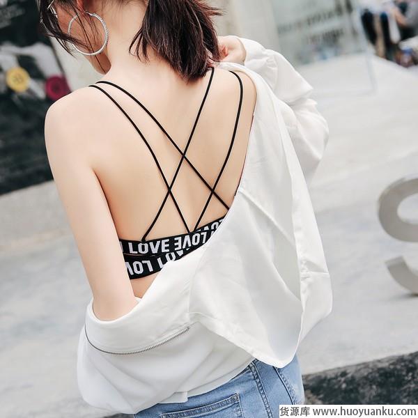 露肩装:放大你的美,只需这一招-第18张图片-货源库 露肩装:放大你的美,只需这一招-第18张图片-货源库
