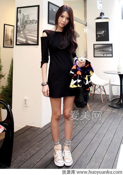 经典小黑裙永不退潮流-第5张图片-货源库 经典小黑裙永不退潮流-第5张图片-货源库