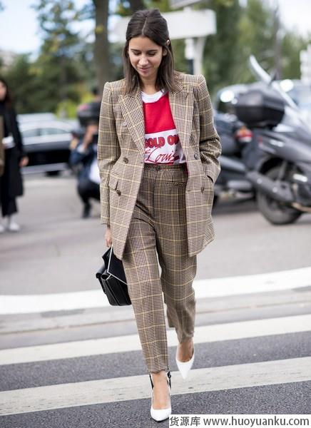 走在秋冬的路上，别忘了怀旧质感格纹装-第5张图片-货源库