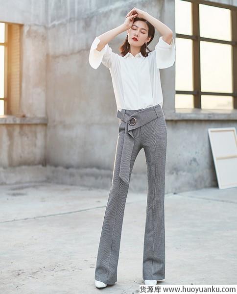 走在秋冬的路上，别忘了怀旧质感格纹装-第18张图片-货源库