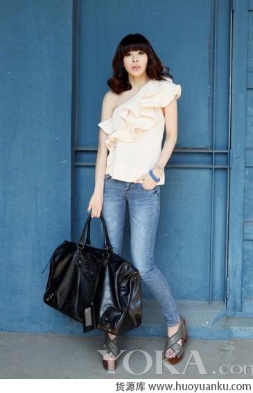 时尚罩衫打造浓浓女人味-第2张图片-货源库 时尚罩衫打造浓浓女人味-第2张图片-货源库